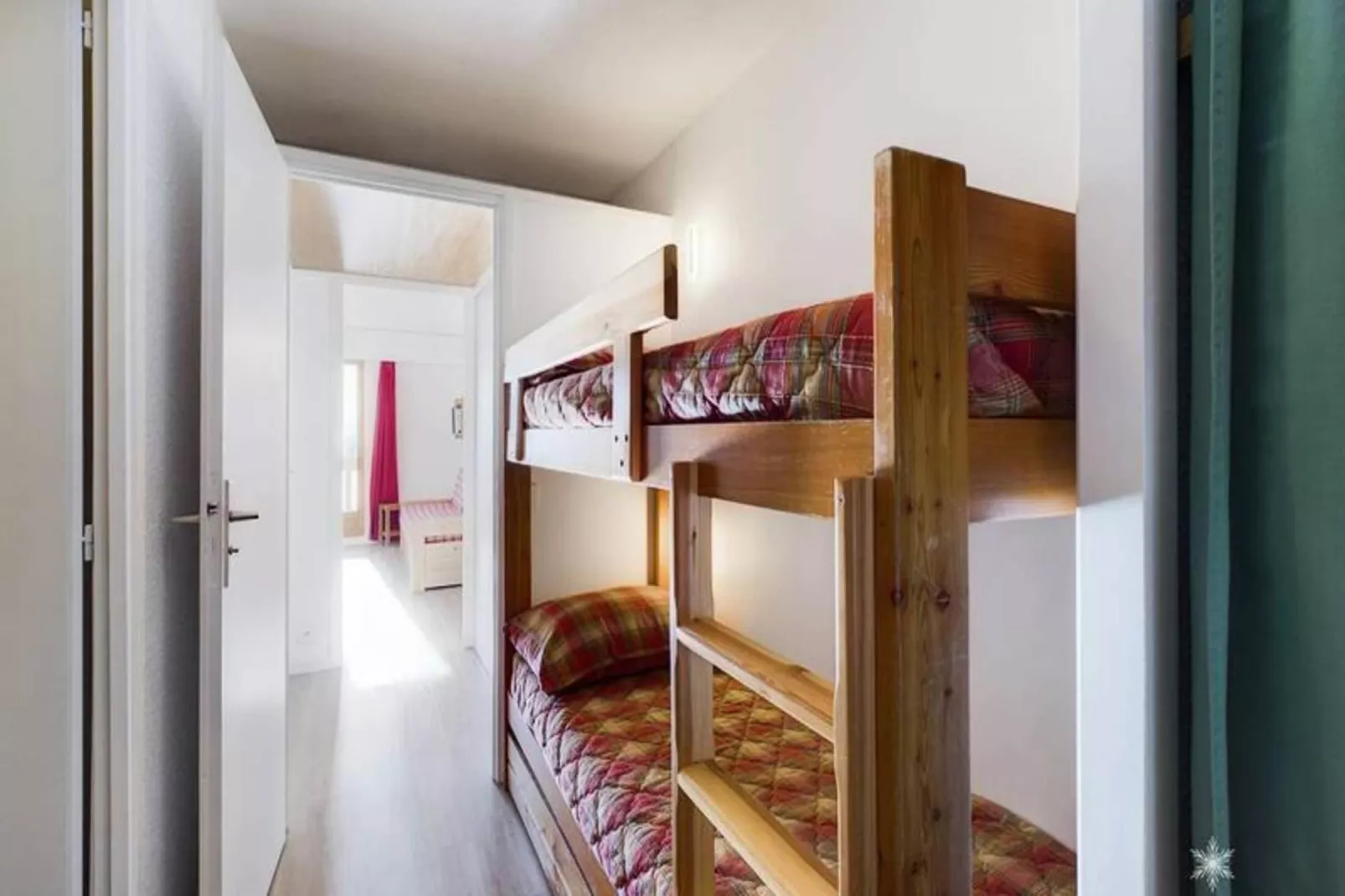 Résidence Belvedere-Exterior in summer