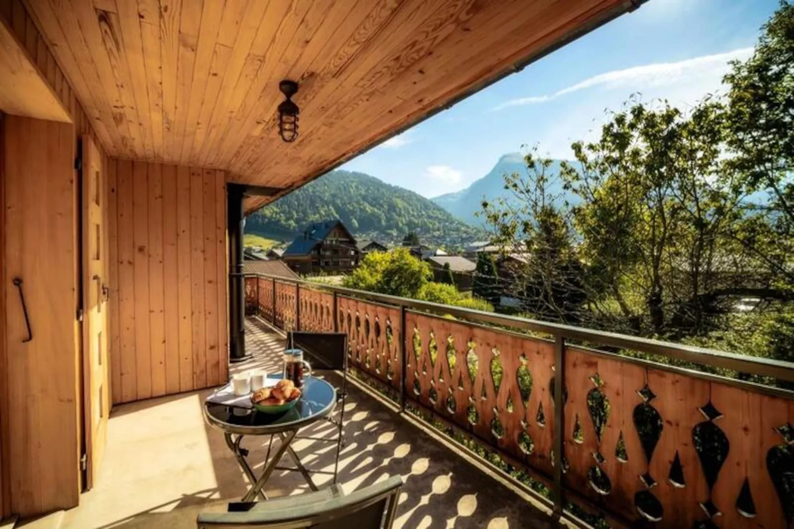 Chalet Roji-Image-tags.