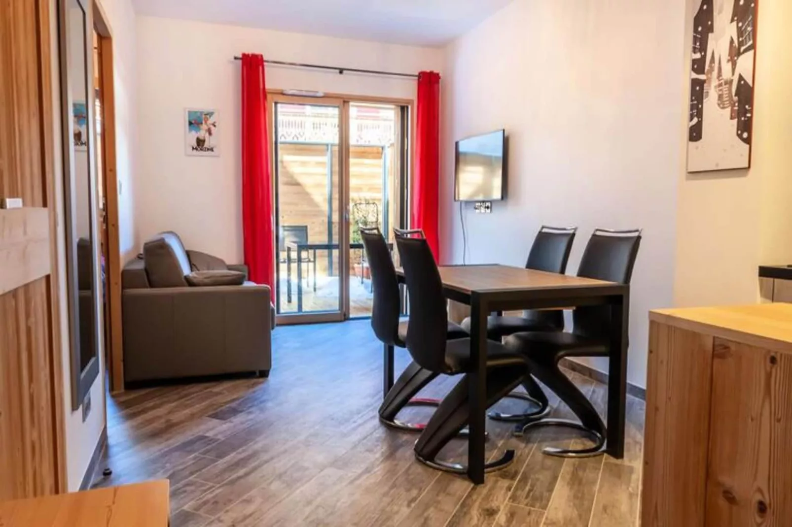 Résidence Les Portes Du Pleney-Dining room