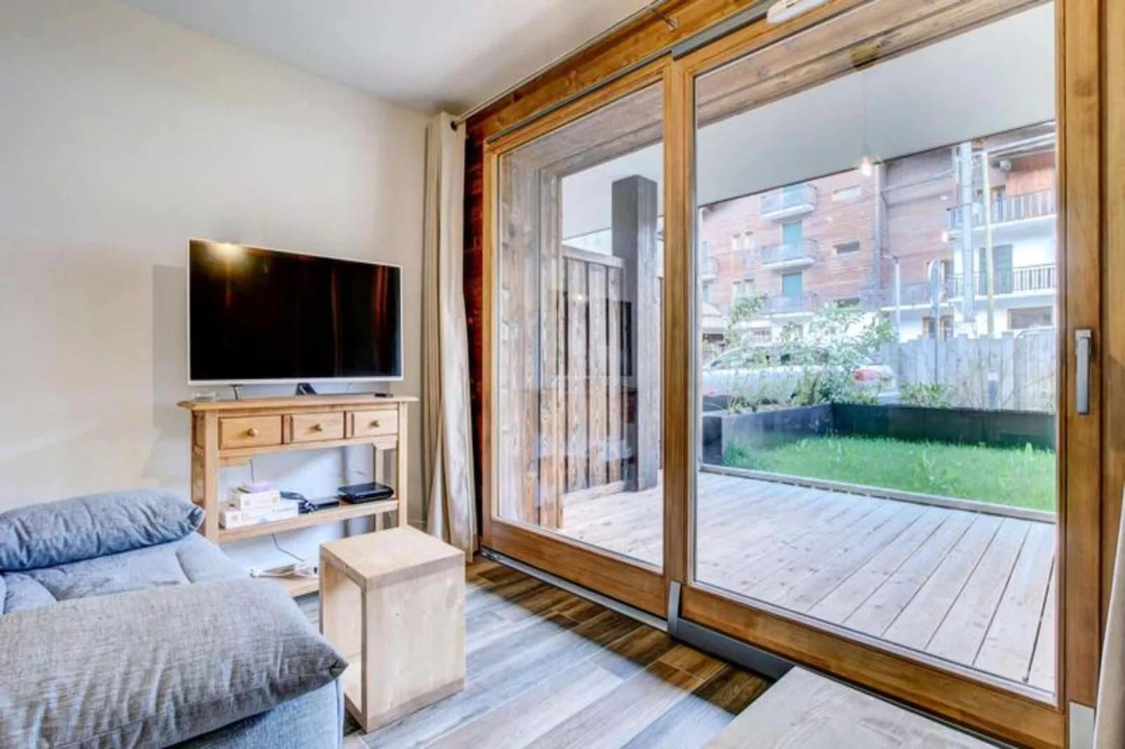 Résidence Le Lapia-Exterior in summer