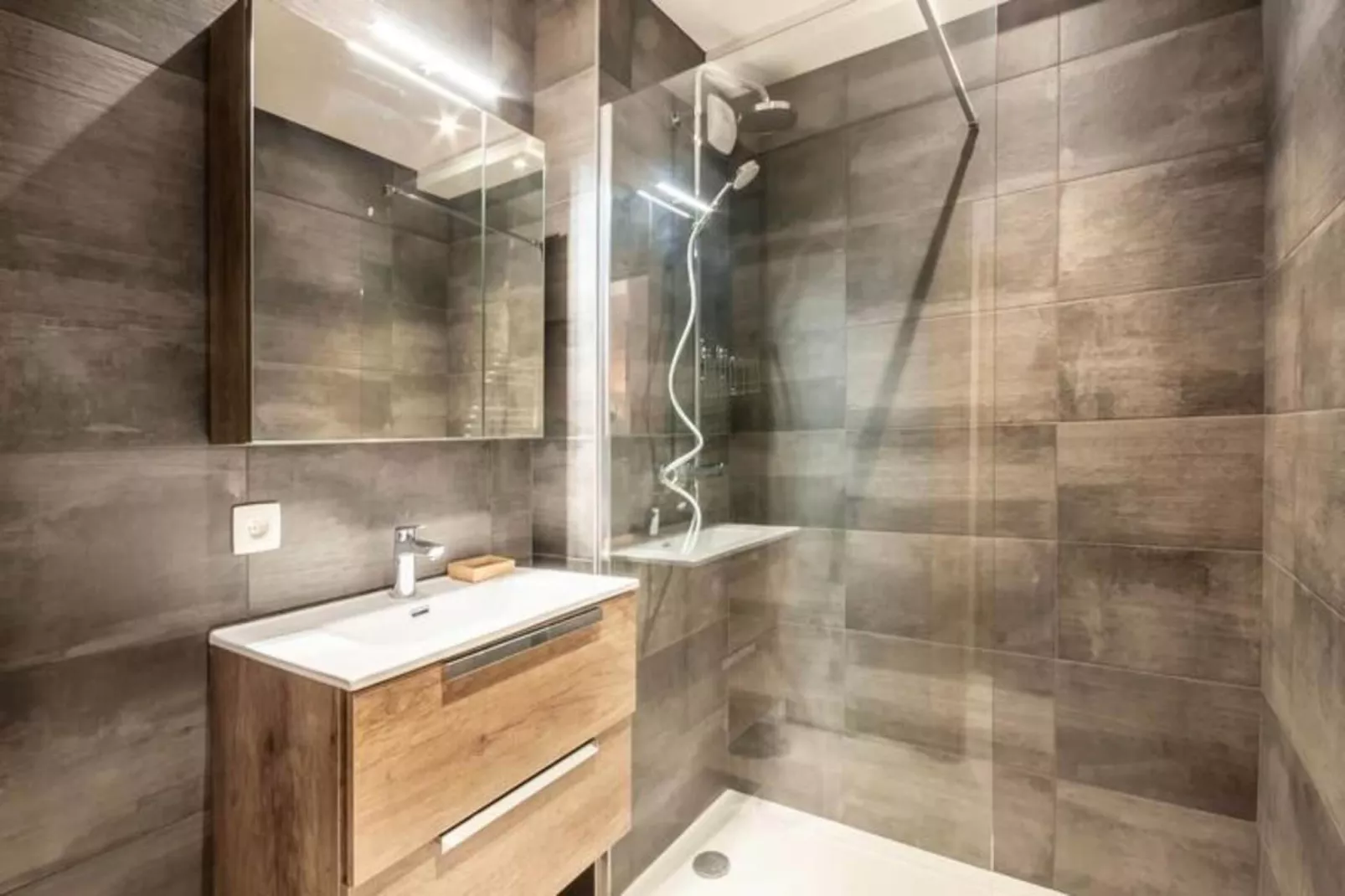 Résidence Les Voroches-Bathroom