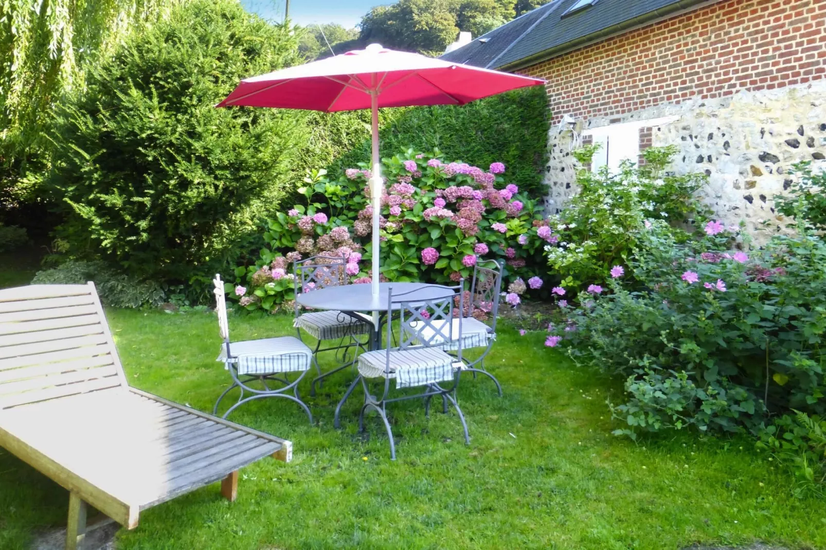 Holiday home Ganzeville-Gardens summer