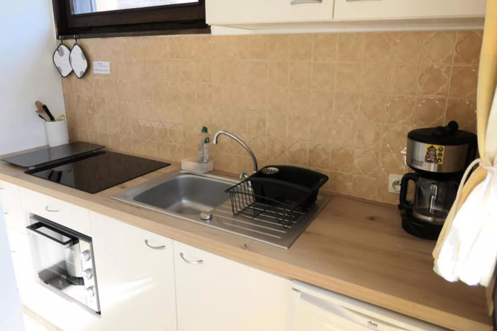 Résidence Castel Des Roches A-Exterior in summer