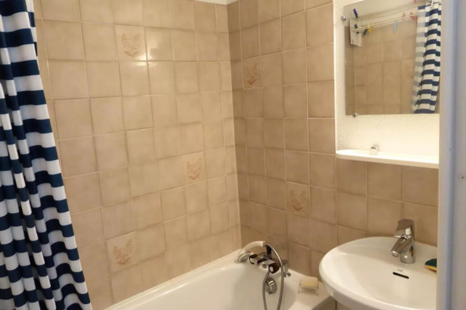 Résidence Borgia-Bathroom