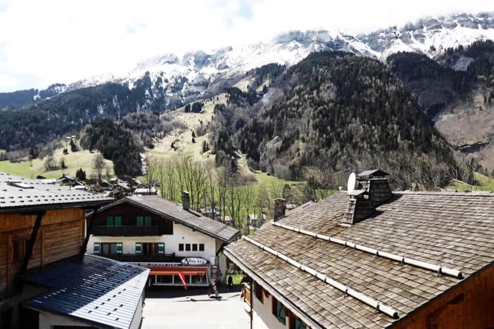 Résidence Chamois-View in summer