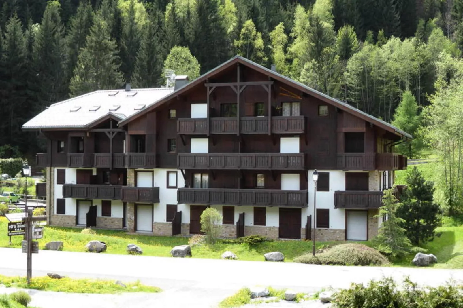 Résidence Les Cimes D'or A-Exterior in summer