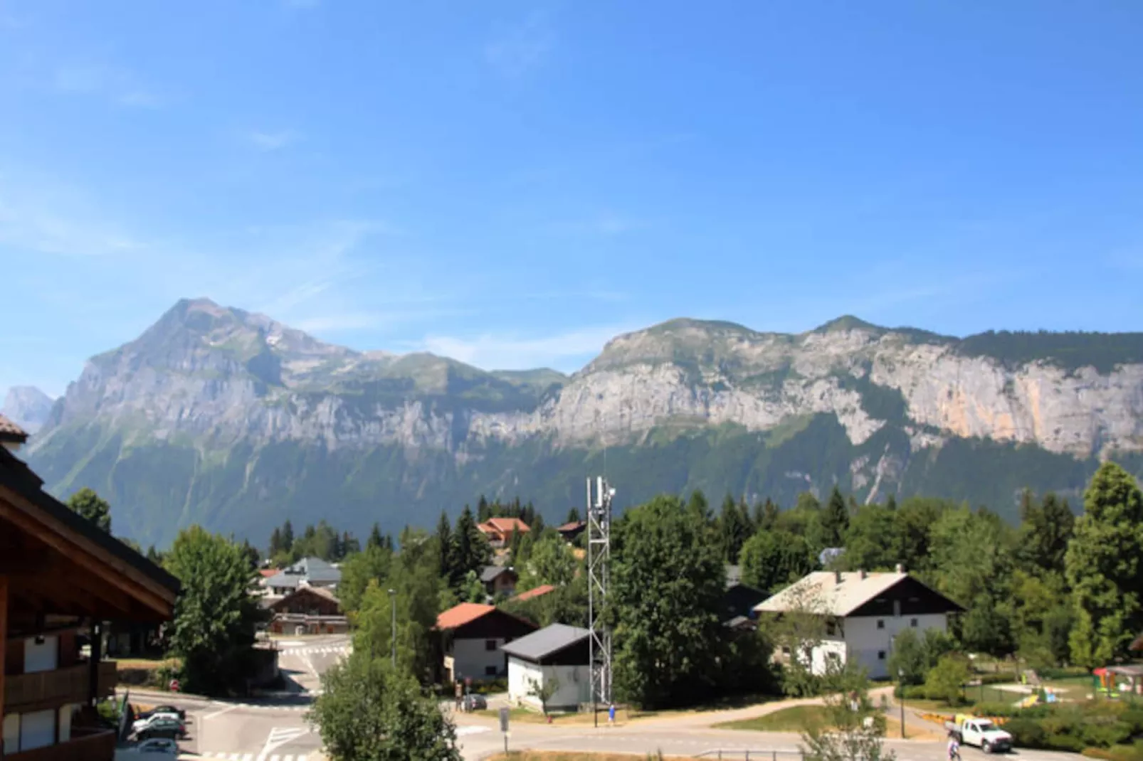 Appartements à Les Carroz-d'Arâches-Image-tags.