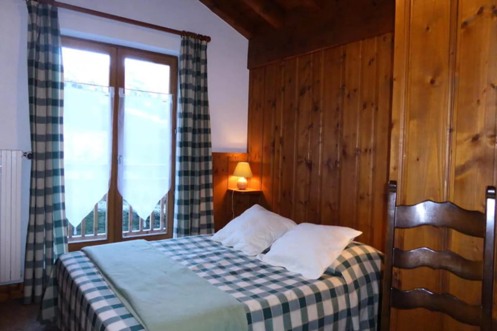 Chalet Ulysse-Exterior in summer