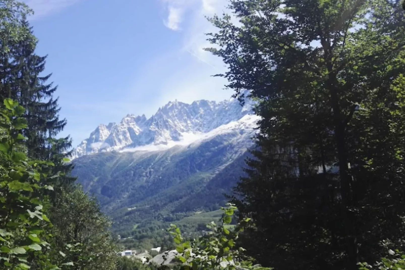 Résidence Les Amethystes B-Exterior in summer