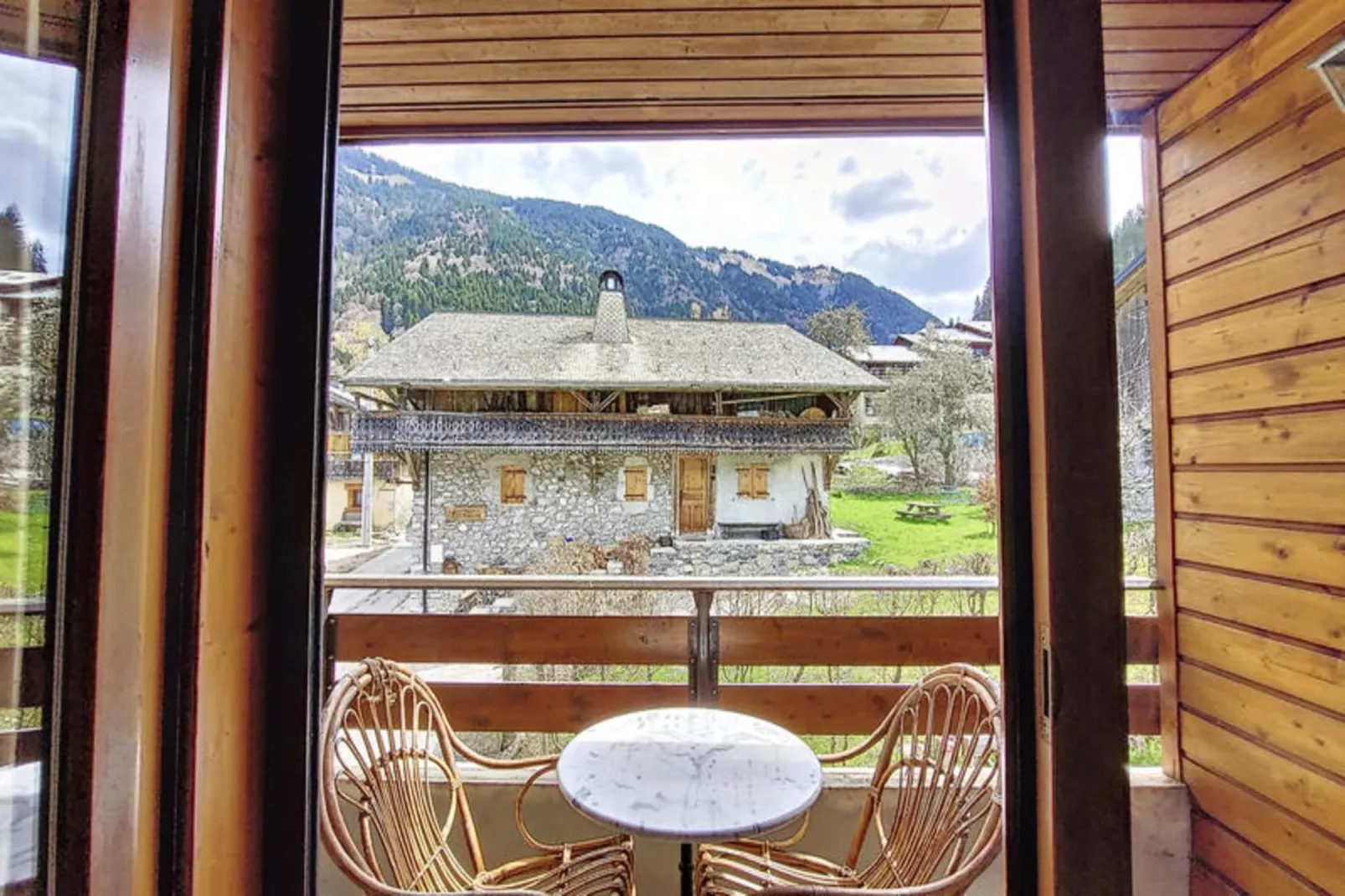 Appartements à Saint Jean d'Aulps-Terrasse/Balkon