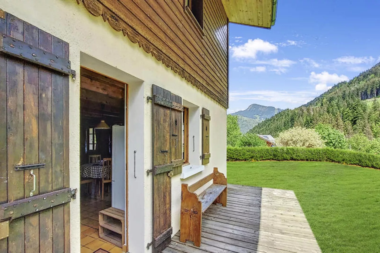 Chalets à Seytroux (Haute-Savoie)-Extérieur été
