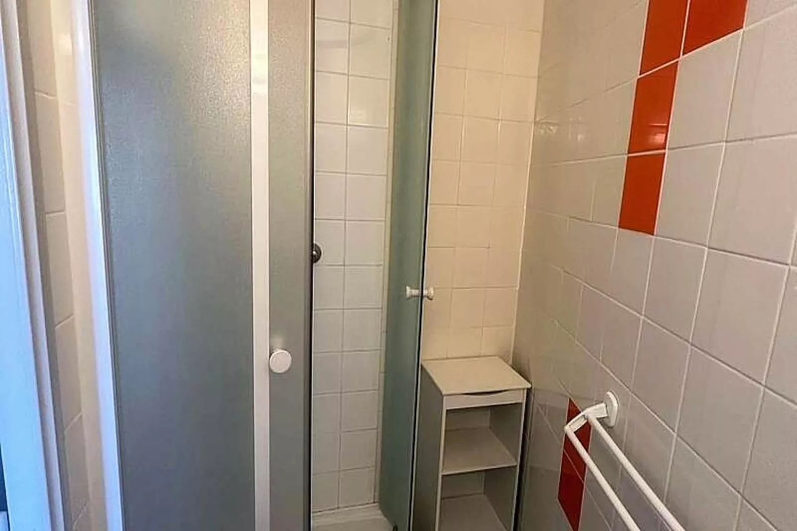 Résidence Morieres B-Bathroom