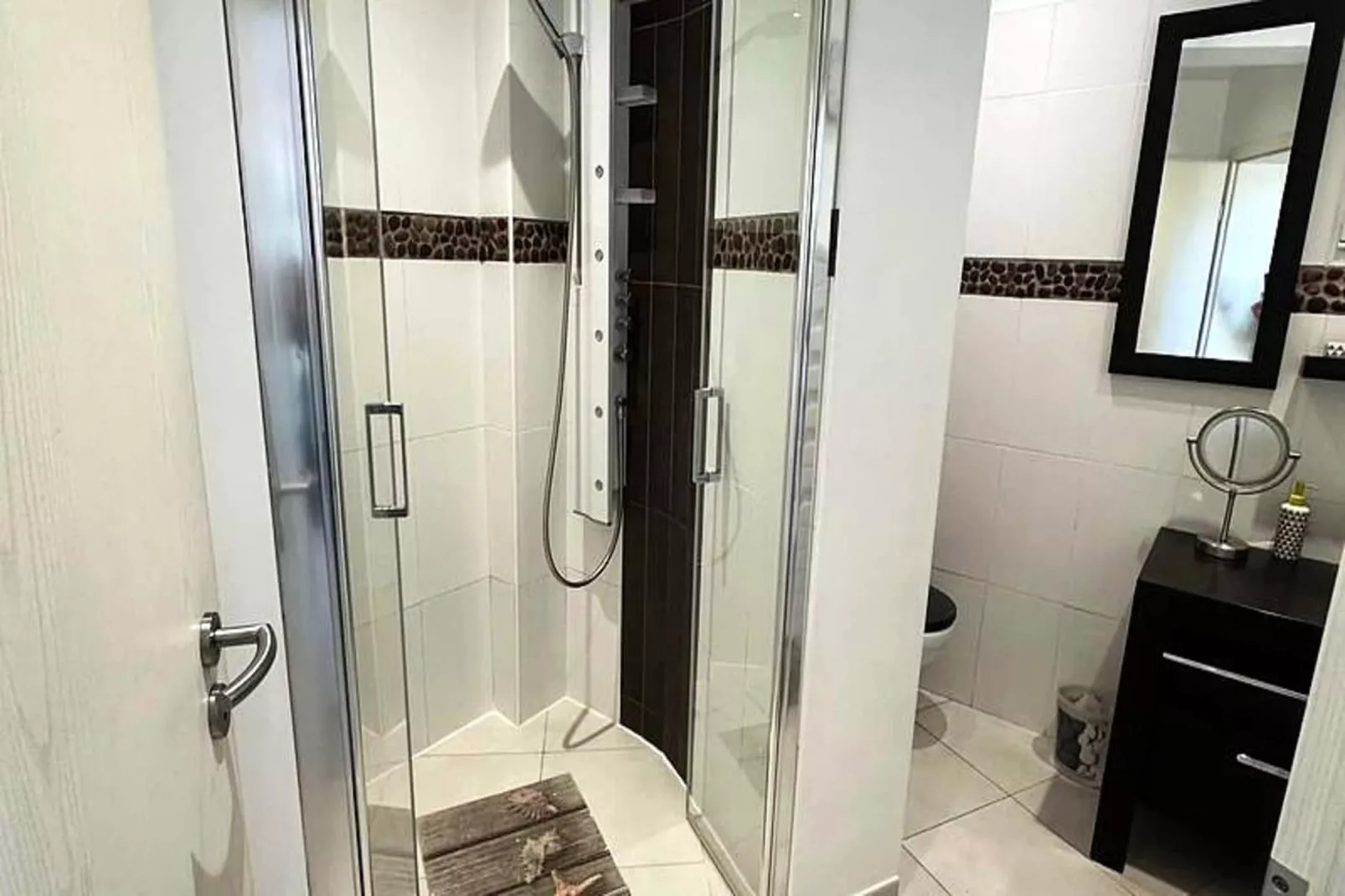 Résidence Rayolet-Badezimmer