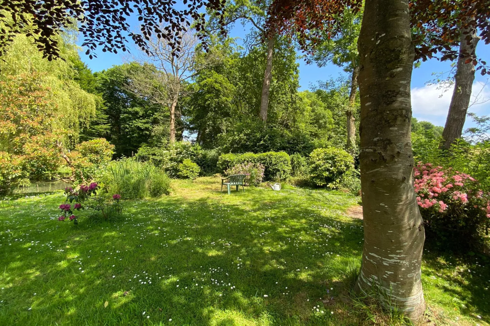 Semi-detached house St Sauveur-le-Vicomte--Gardens summer
