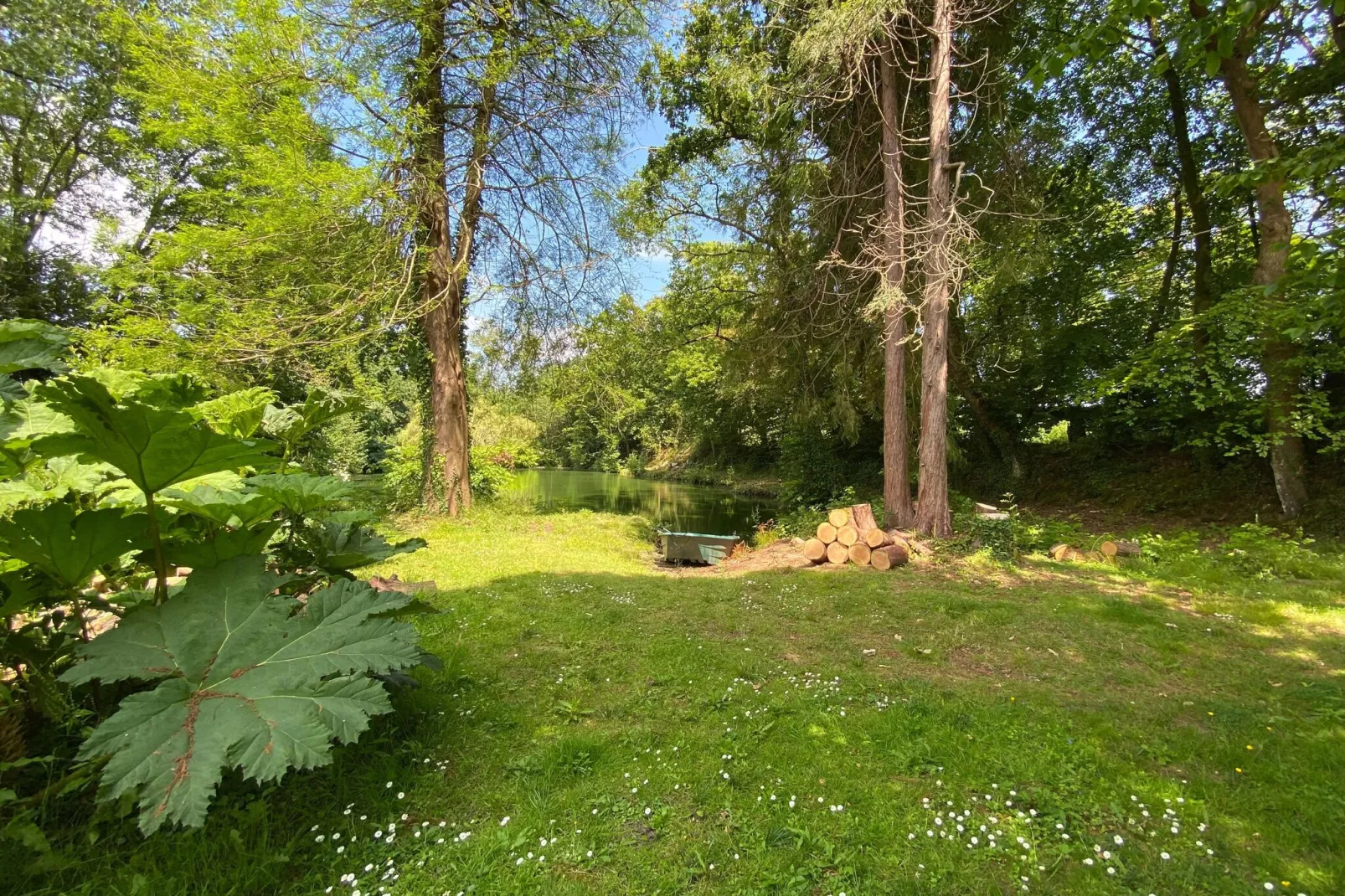 Semi-detached house St Sauveur-le-Vicomte--Gardens summer