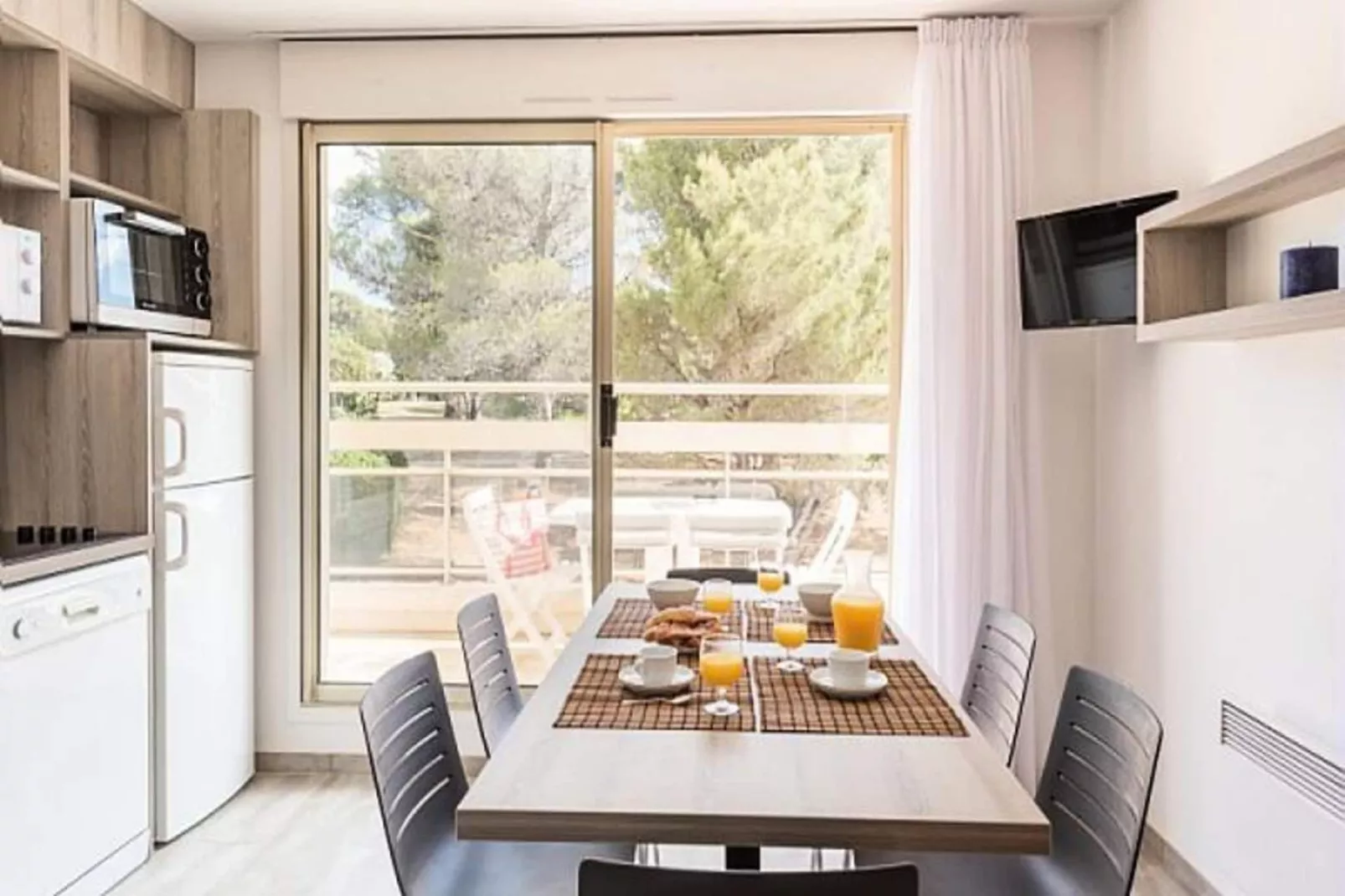 Résidence Pierre & Vacances La Corniche d'Or-Salle à manger