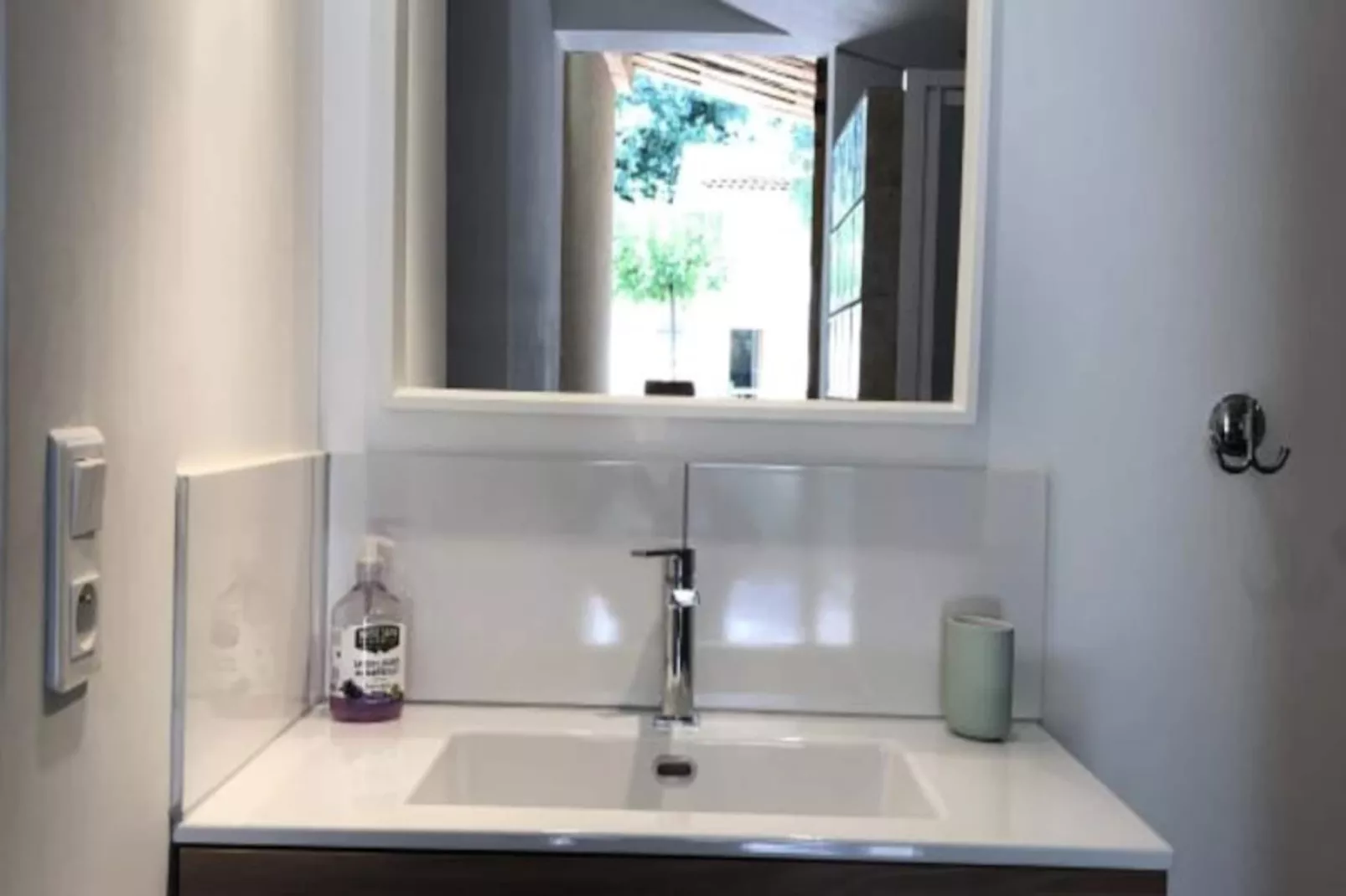 Vivez L'authenticit&eacute; &agrave; La Maison "au Pied Des Vignes"-Image-tags.