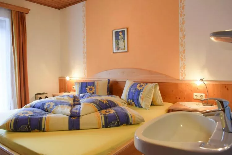 FeWo Kleinpötting Hüttau-Bedroom