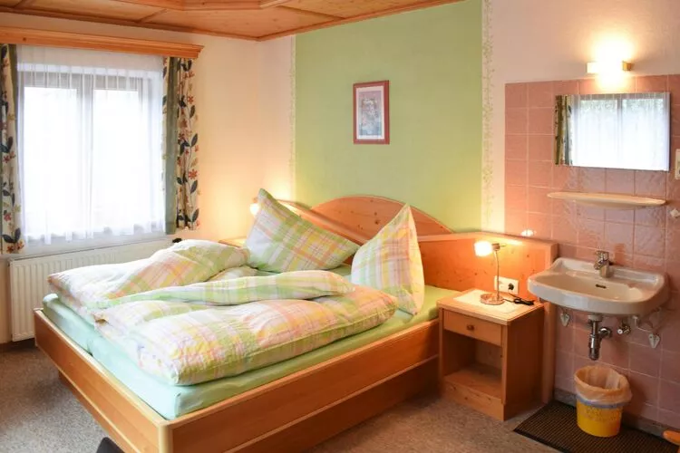 FeWo Kleinpötting Hüttau-Bedroom