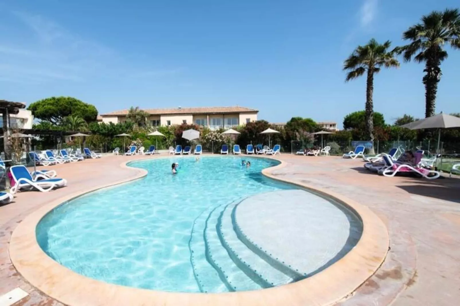 SOWELL Résidences Les Sablons***-Swimming pool