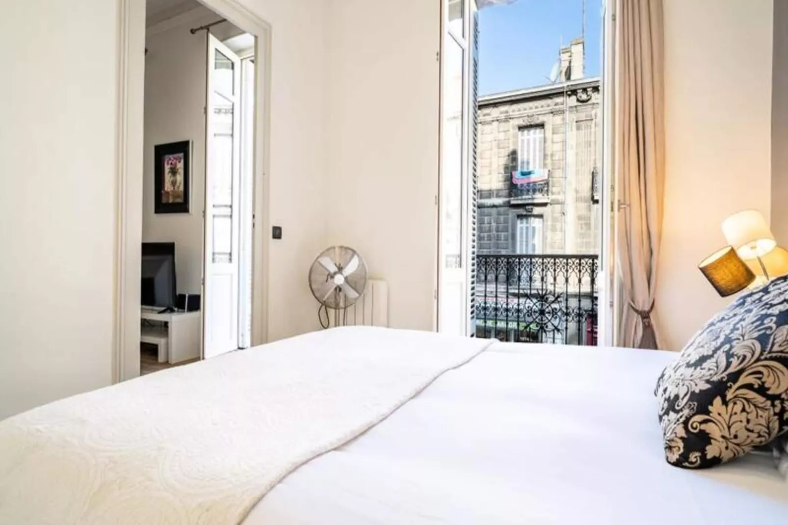 &eacute;l&eacute;gant Appartement Au C&oelig;ur Du Quartier Historique Saint-michel-Salon
