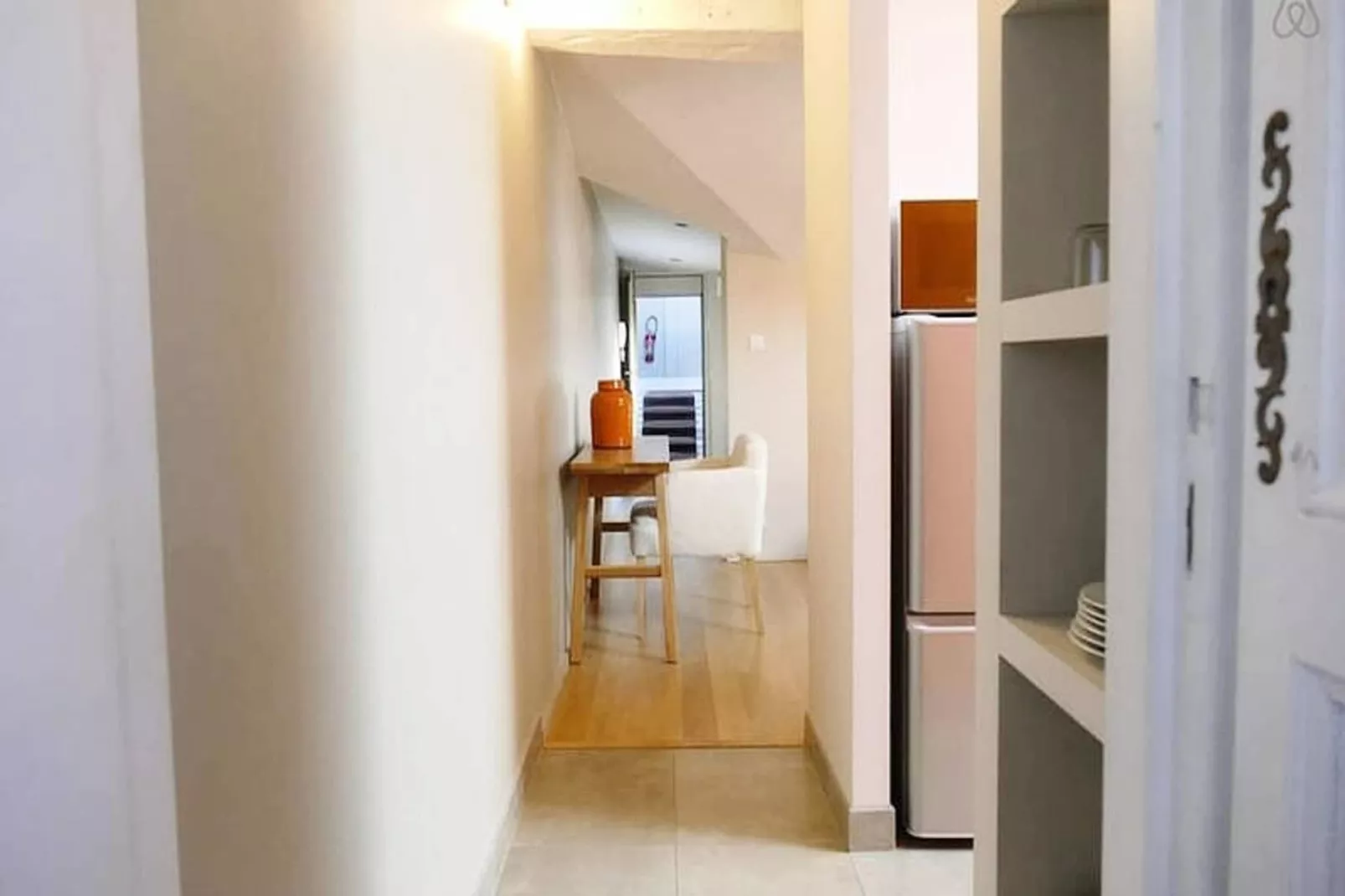 Superbe T2 De Qualit&eacute; Et R&eacute;nov&eacute;, Au Jardin Public, Pour 4 Personnes-Dining room