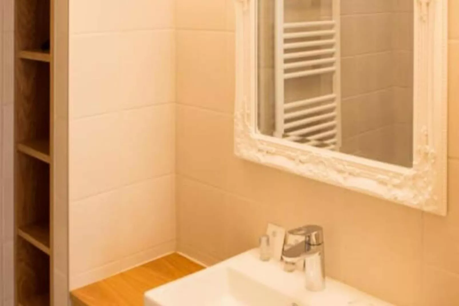 Superbe Duplex De Qualit&eacute;, En Hypercentre Avec Rooftop Et Climatisation-Bathroom