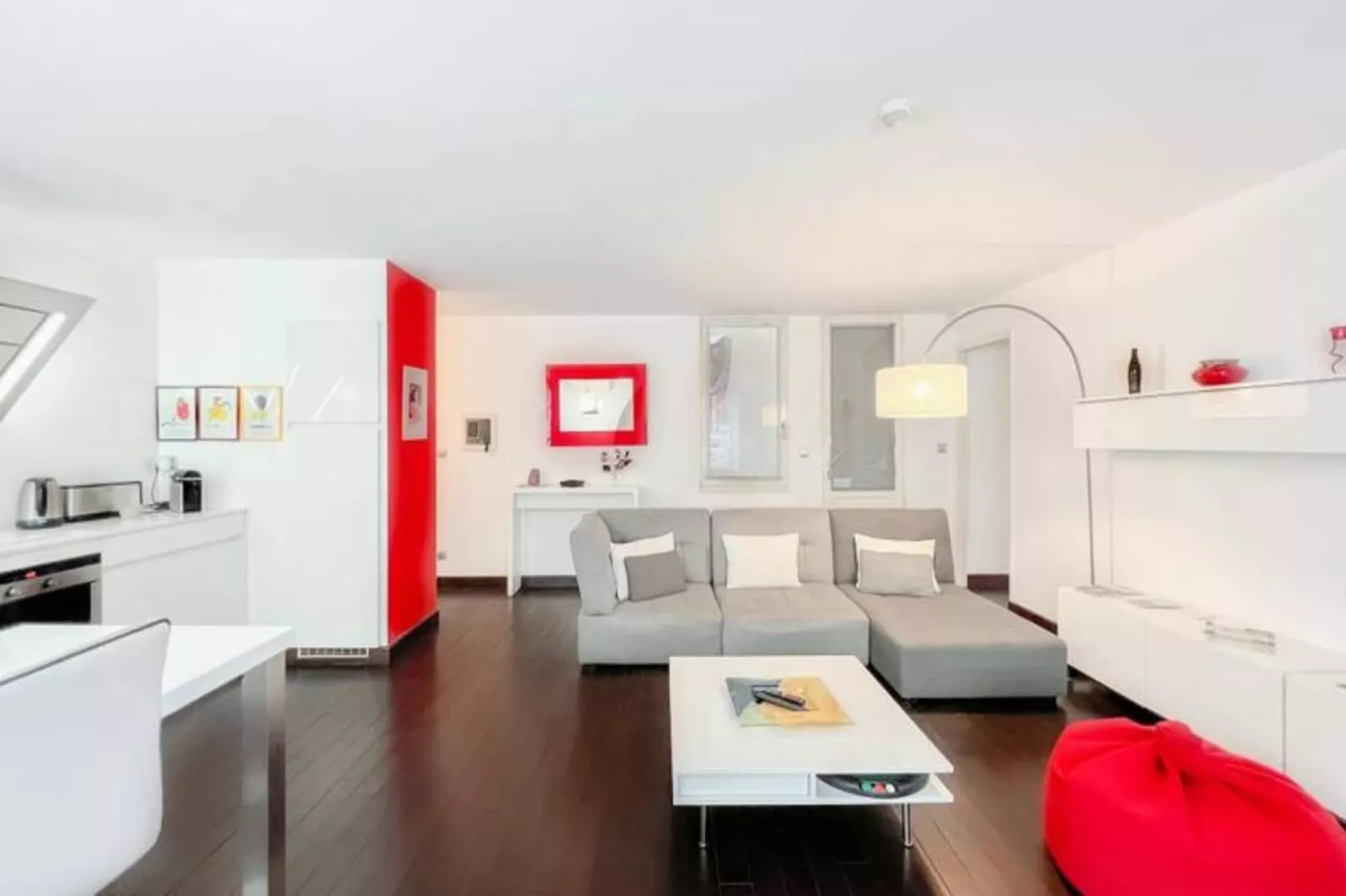 Appartement De Haut Standing Authentique Situ&eacute; Au Coeur Du Triangle D'or-Außenbereich Sommer