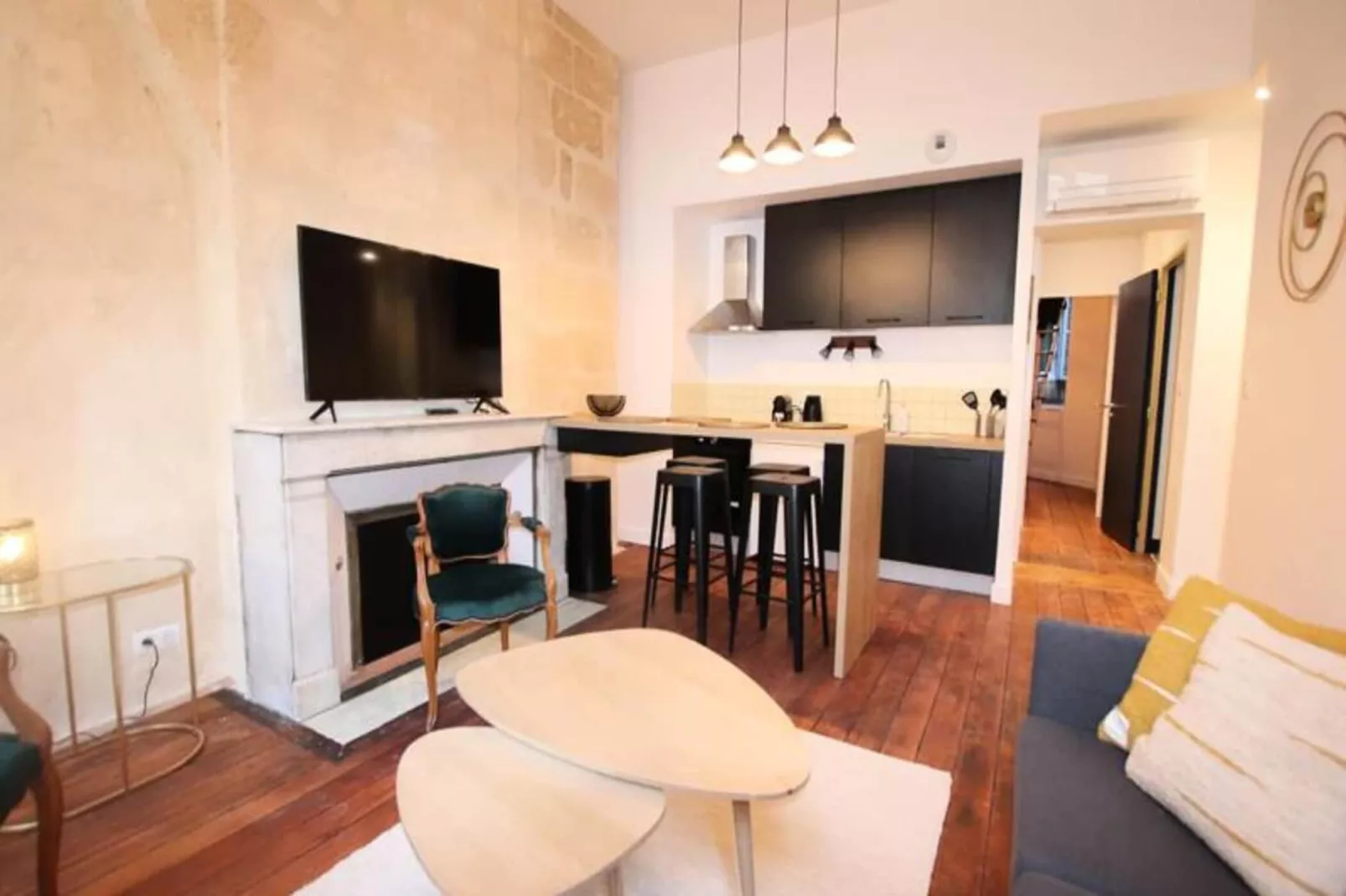 Charmant Et Rayonnant Appartement De 55 M&sup2; Situ&eacute; Dans Le Coeur De Bordeaux-Chambre