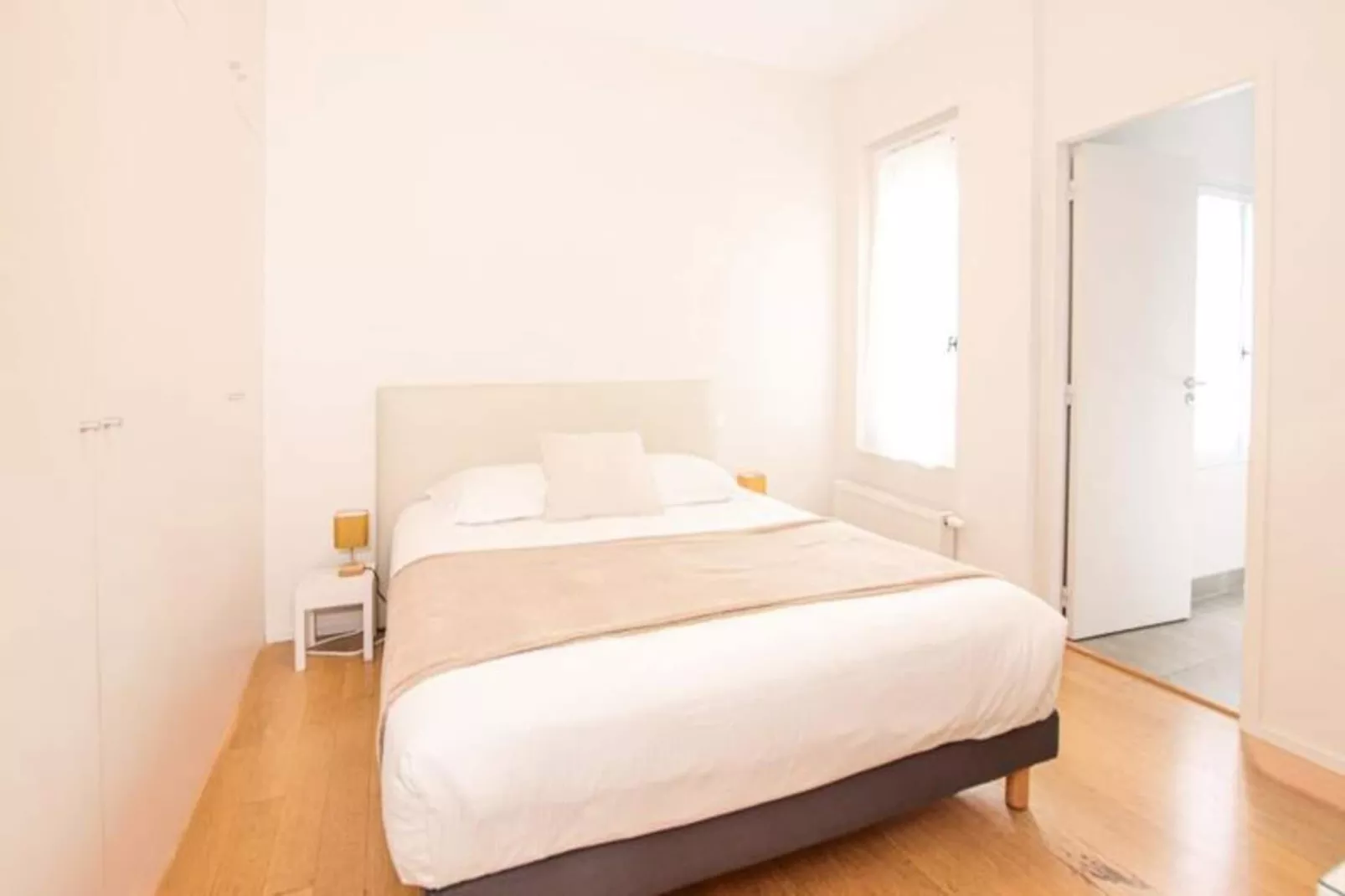 Superbe T2 Aux Prestations De Qualit&eacute; Au Jardin Public Pour 4 Personnes-Bedroom