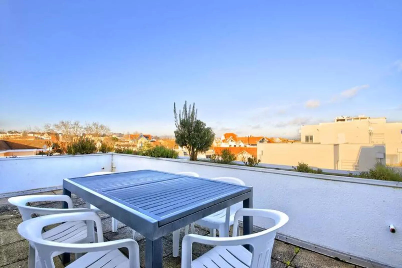 Résidence Les Perlières-Außenbereich Sommer