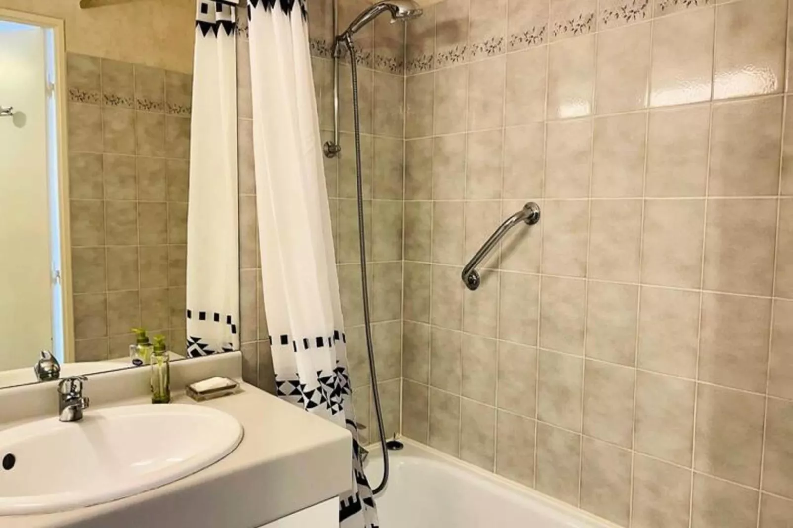 Résidence Athéna-Salle de bain