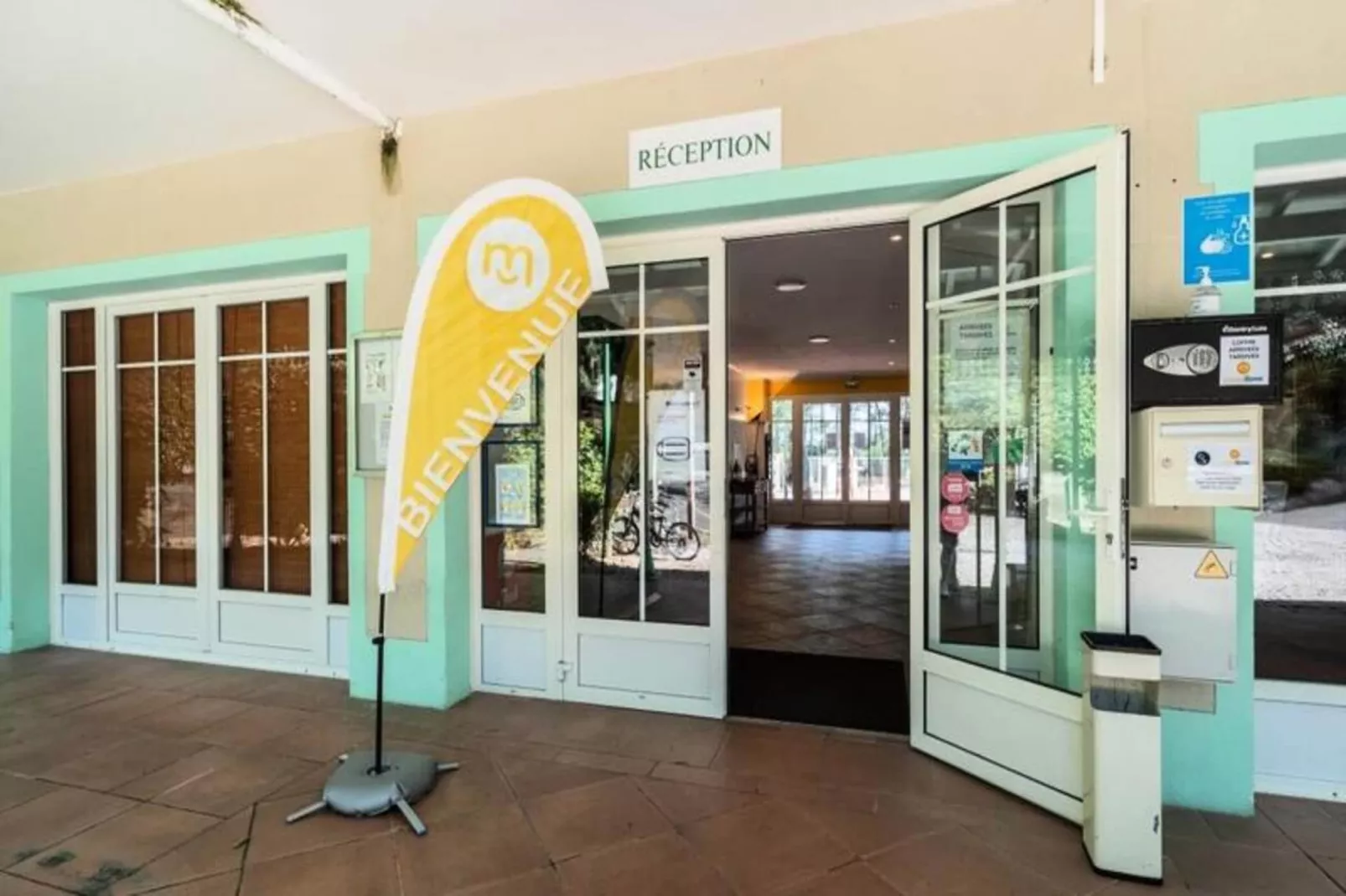 Les Appartements de Lacanau les Pins - maeva Home-Exterior in summer