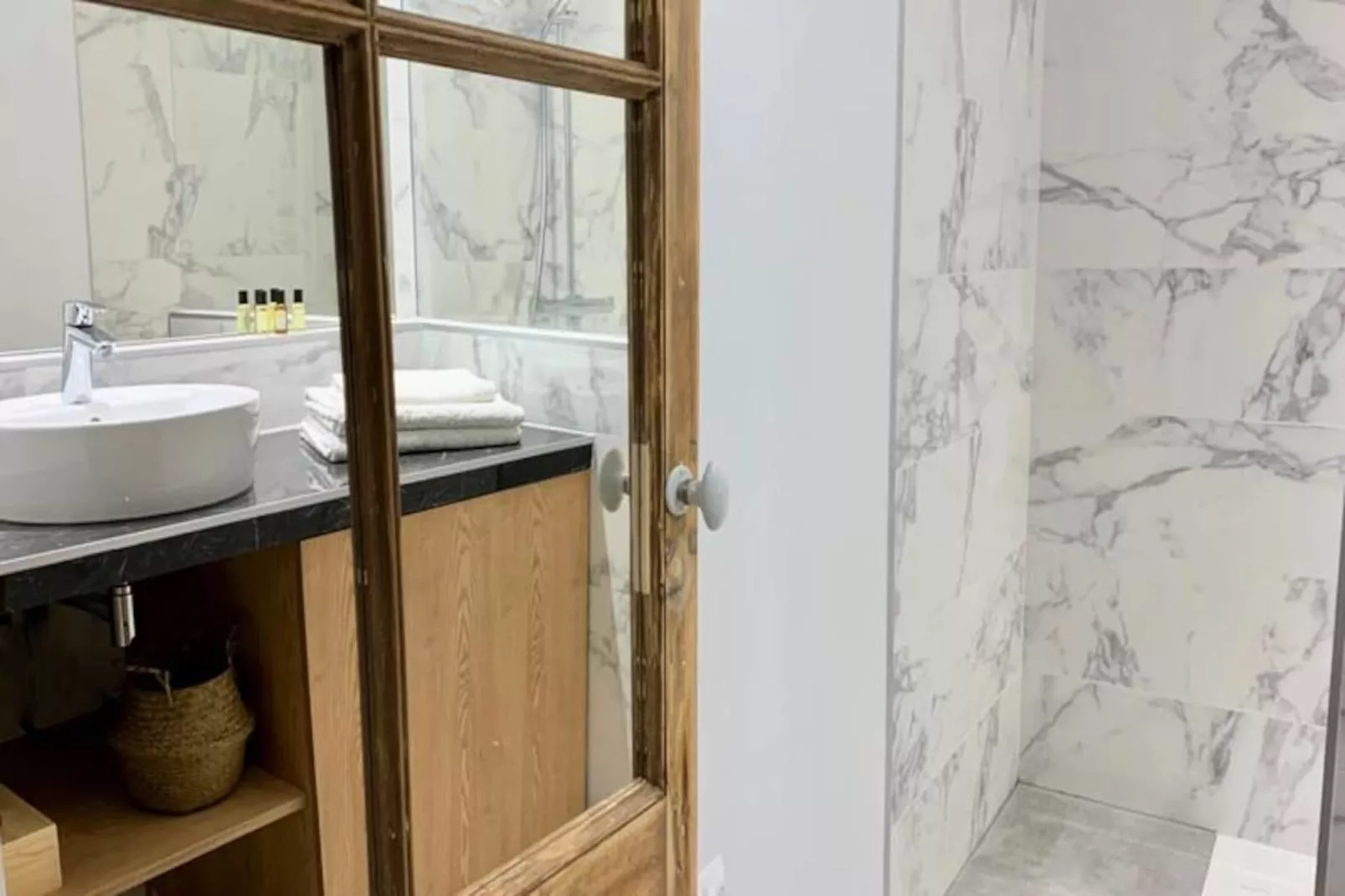 Home Chic Home - Les Suites De La Com&eacute;die - Suite2-Image-tags.