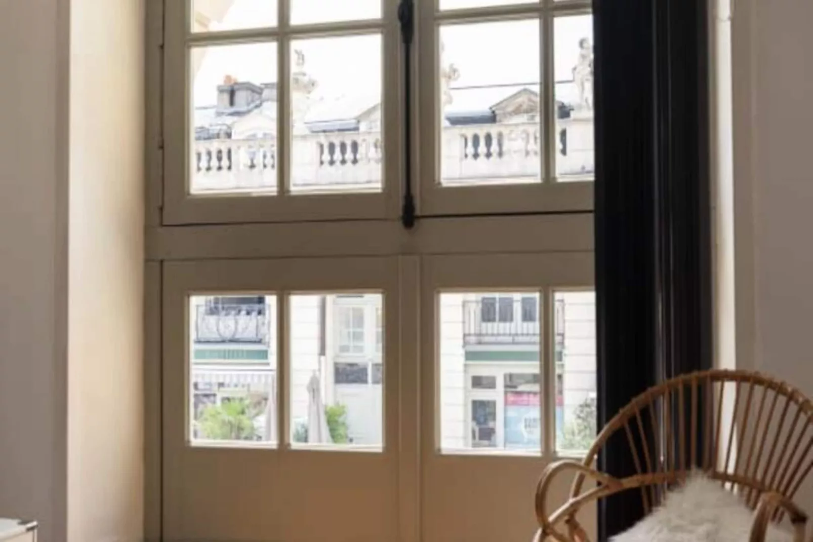 Sur La Place Stanislas-Image-tags.