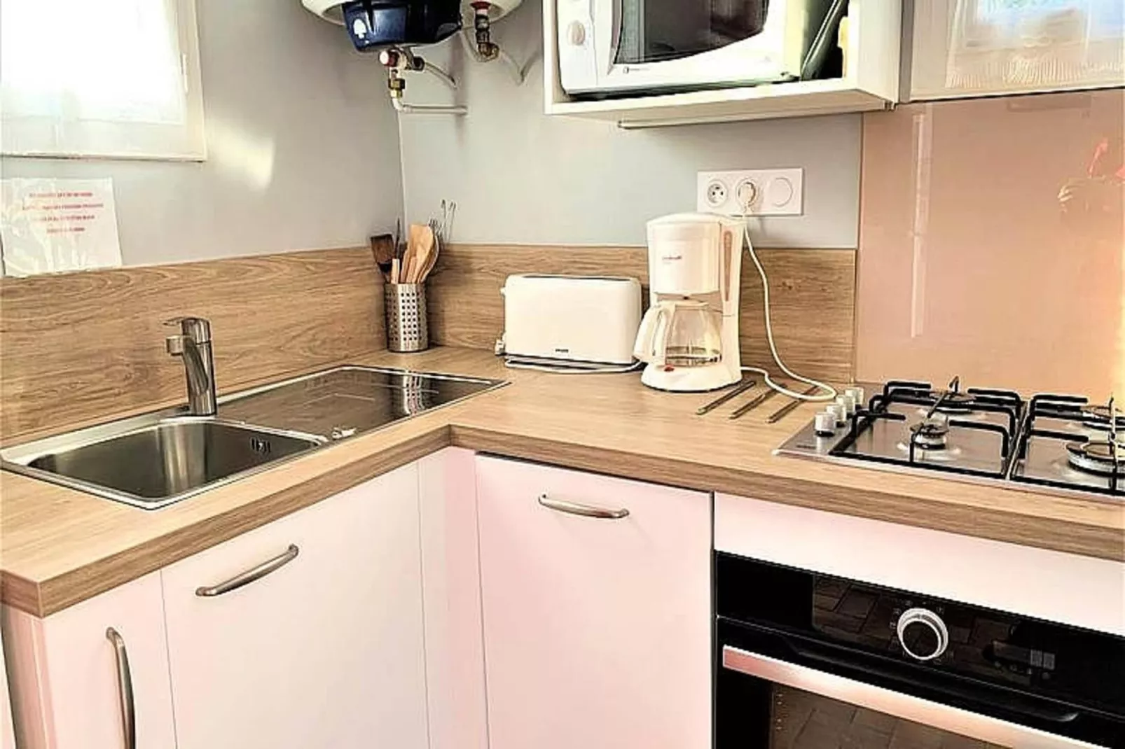 Résidence 28 Rue Des Corsaires-Kitchen