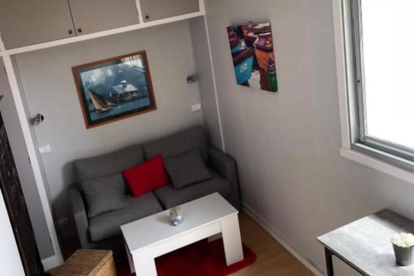 Résidence Studio Avec Parking 100 M D&eacute;parts Pour Les Iles-Living room