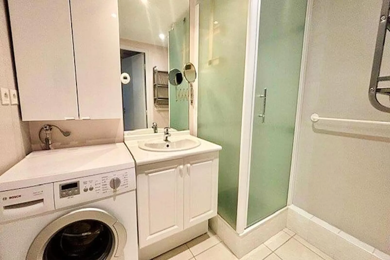 Résidence Cassandre-Salle de bain