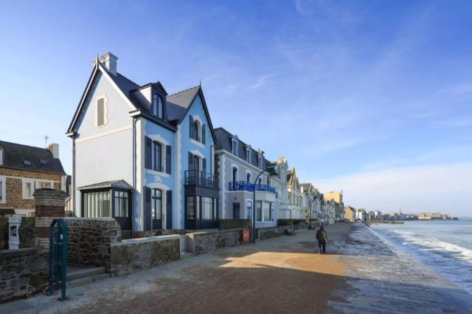 Résidence Saint Gilles-Zones été à 1 km