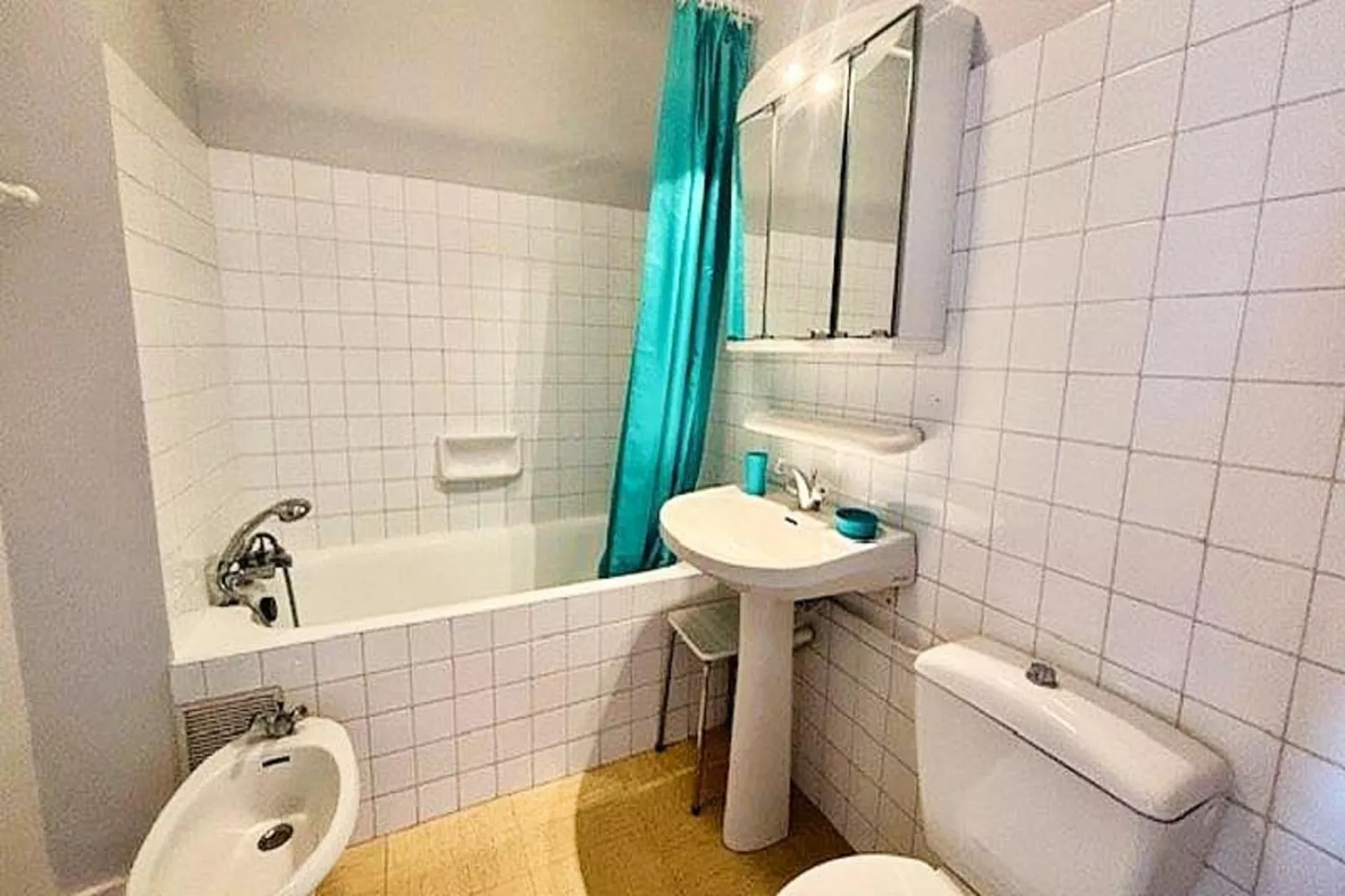 Résidence Le Mane-Bathroom