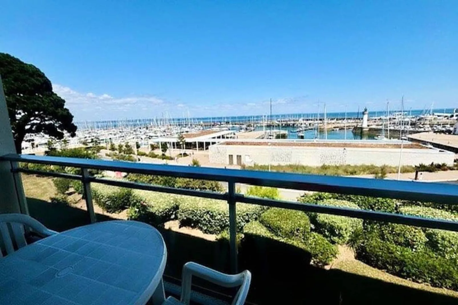 Résidence Le Mane-Terrace balcony