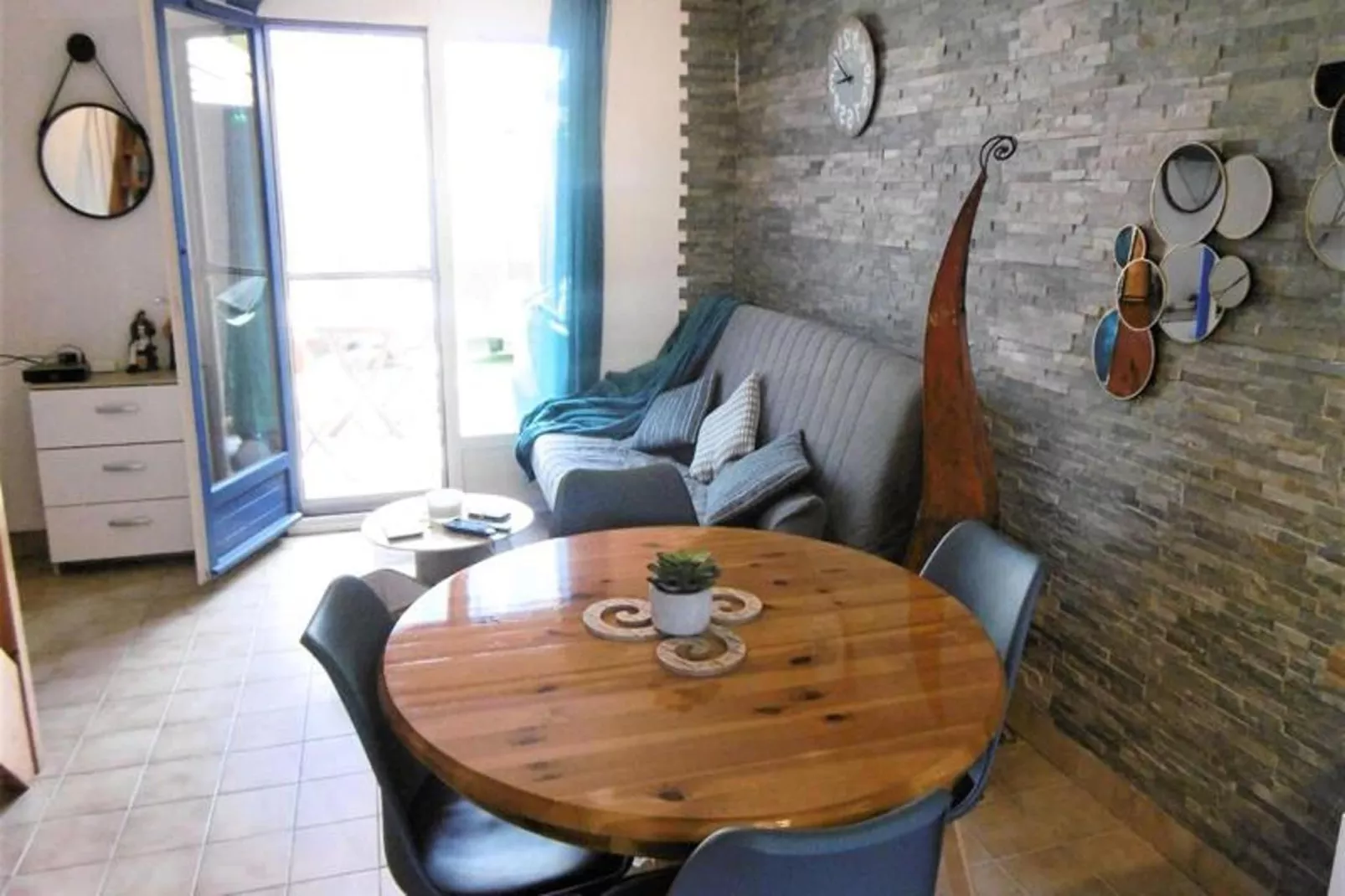 Résidence Duguay Trouin-Esszimmer