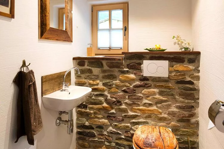 Chalet Steinbock-Bathroom