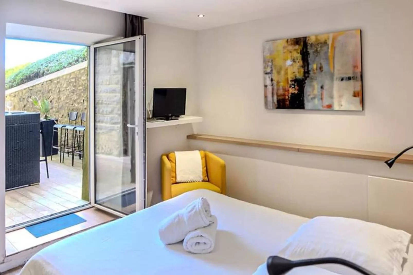 Magnifique T3 Tout Confort Avec Terrasse, Parking Et Vue Oc&eacute;an Pour 5-Bedroom