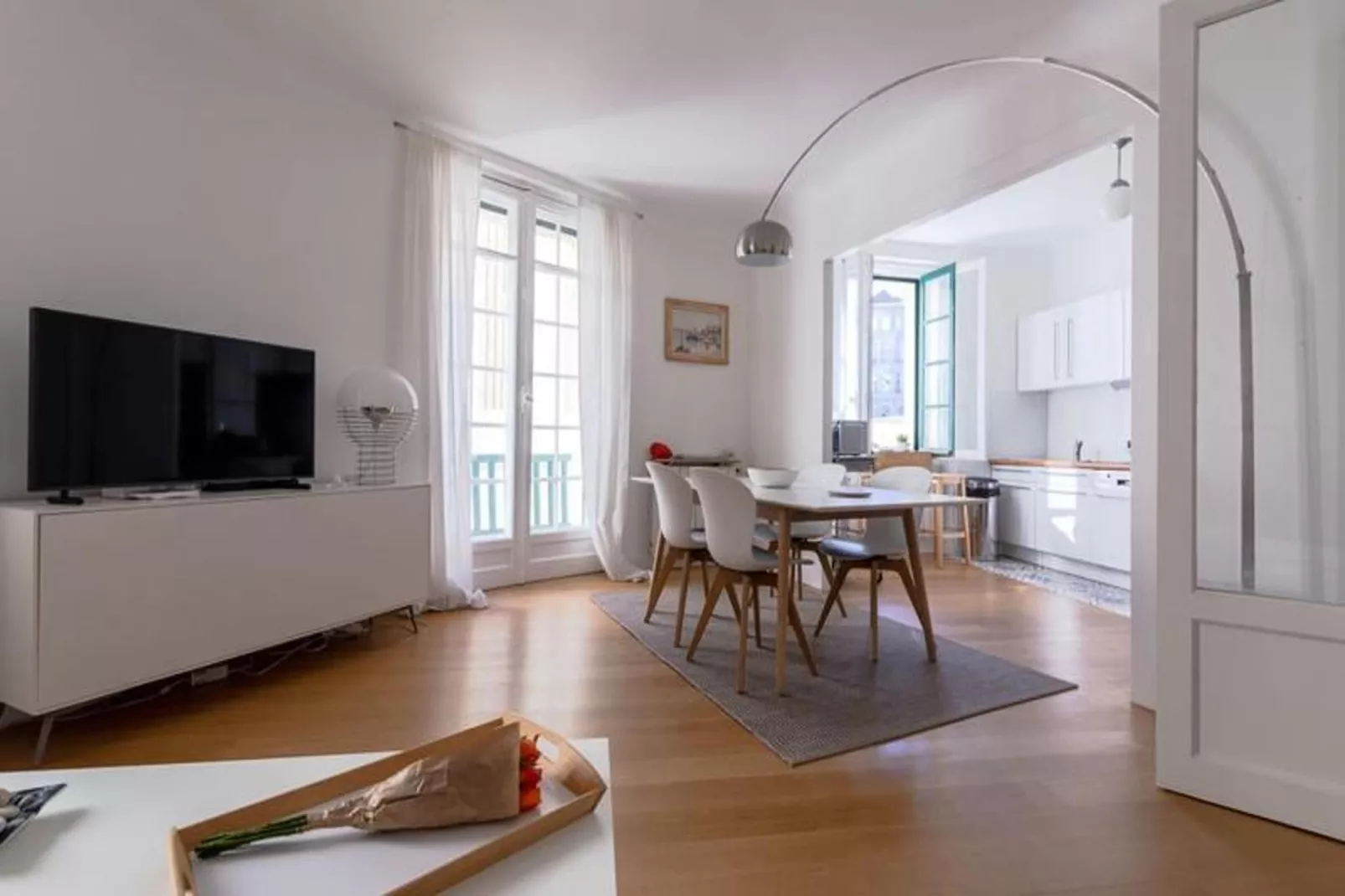 Appartement  Spacieux En Plein Centre-ville-Dining room