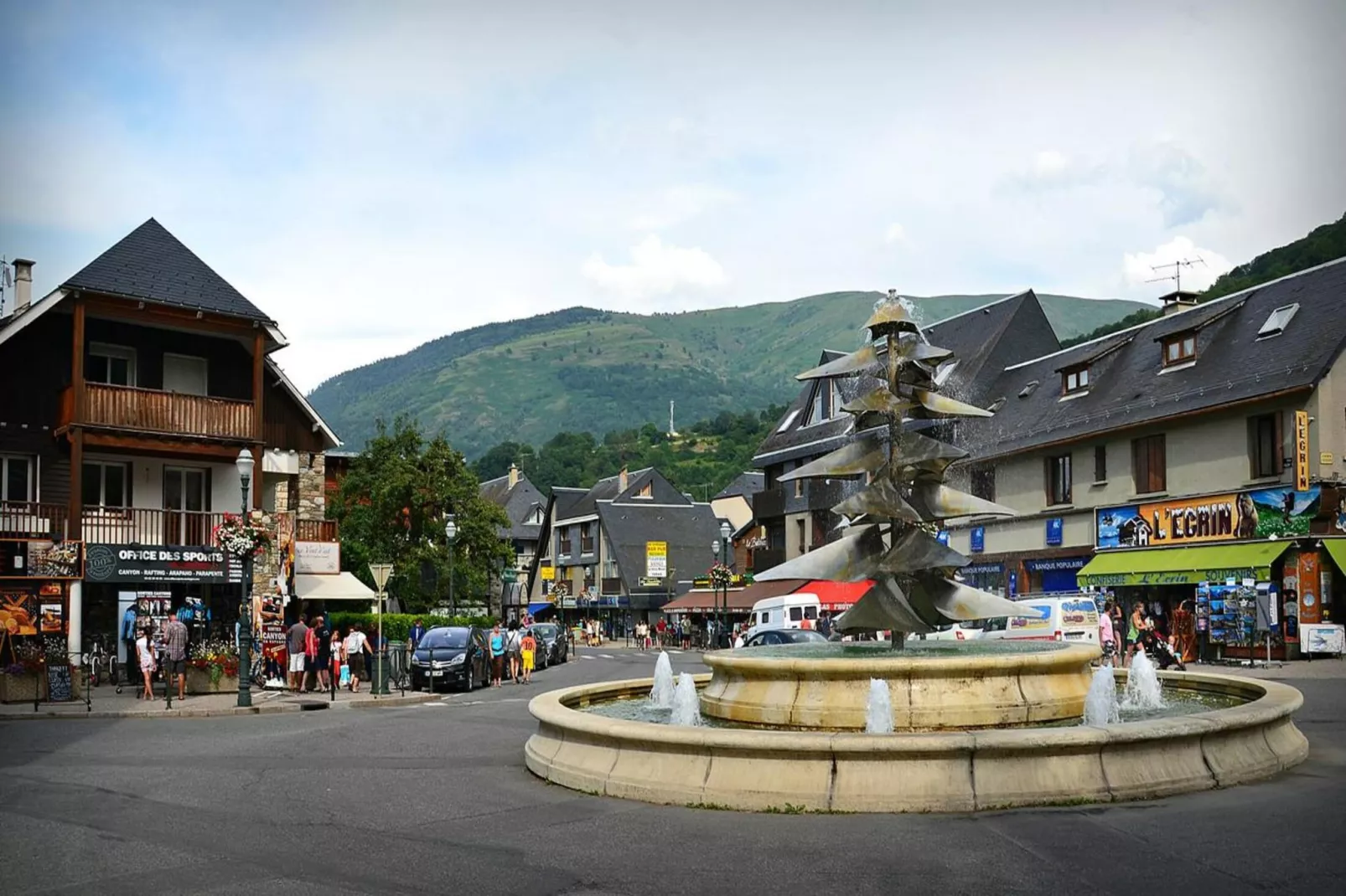 Résidence Valbelle C-Areas within 1km in summer