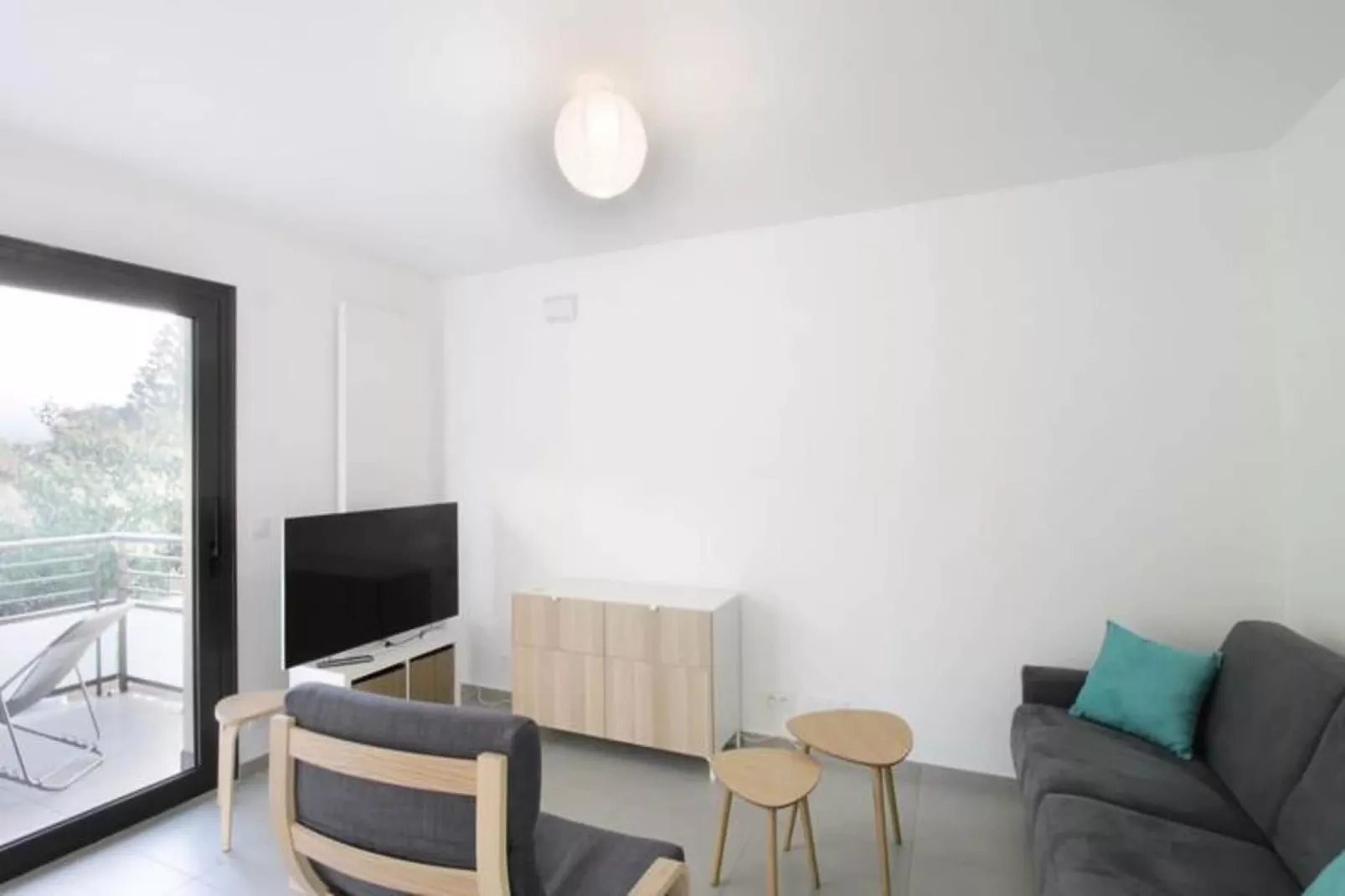 T2 Tout Neuf Entre Lac Et Centre-ville-Living room