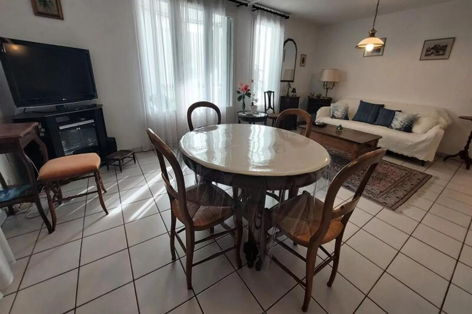 Résidence La Cerisaie-Salle à manger