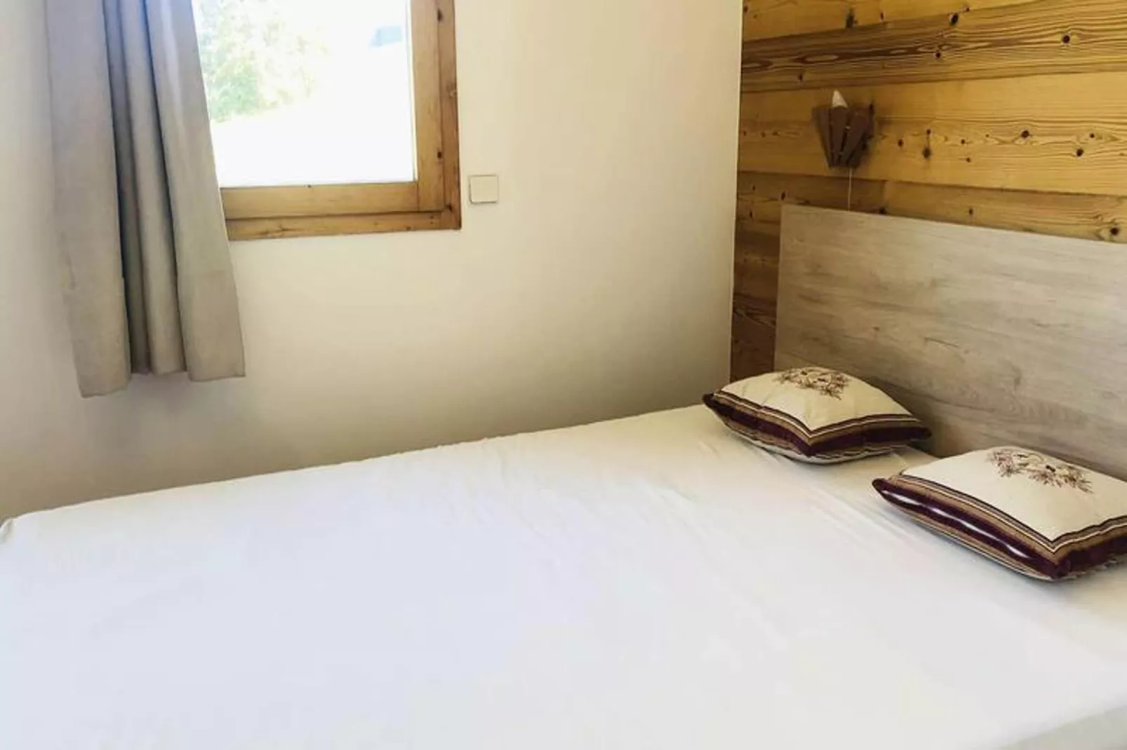 Résidence Camarine-Bedroom