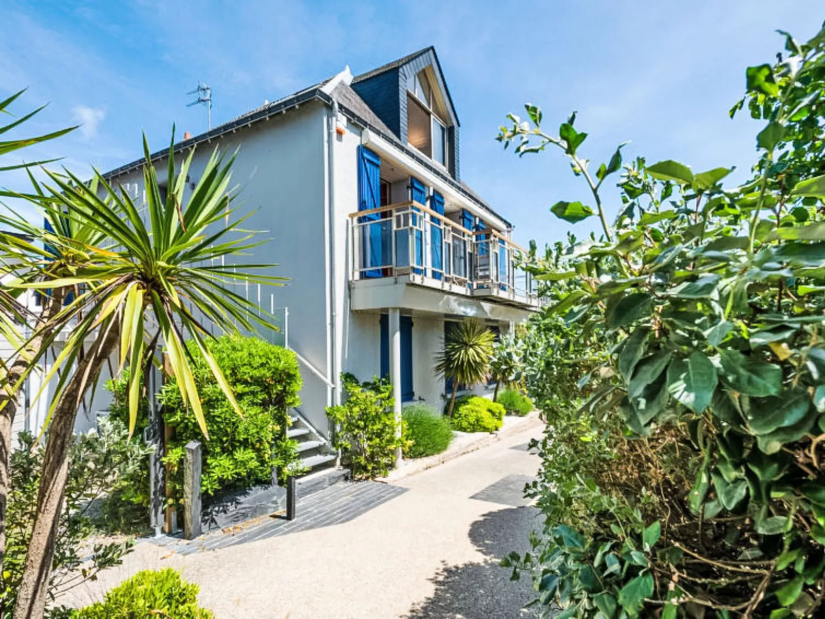 Les Néréïdes-Draußen